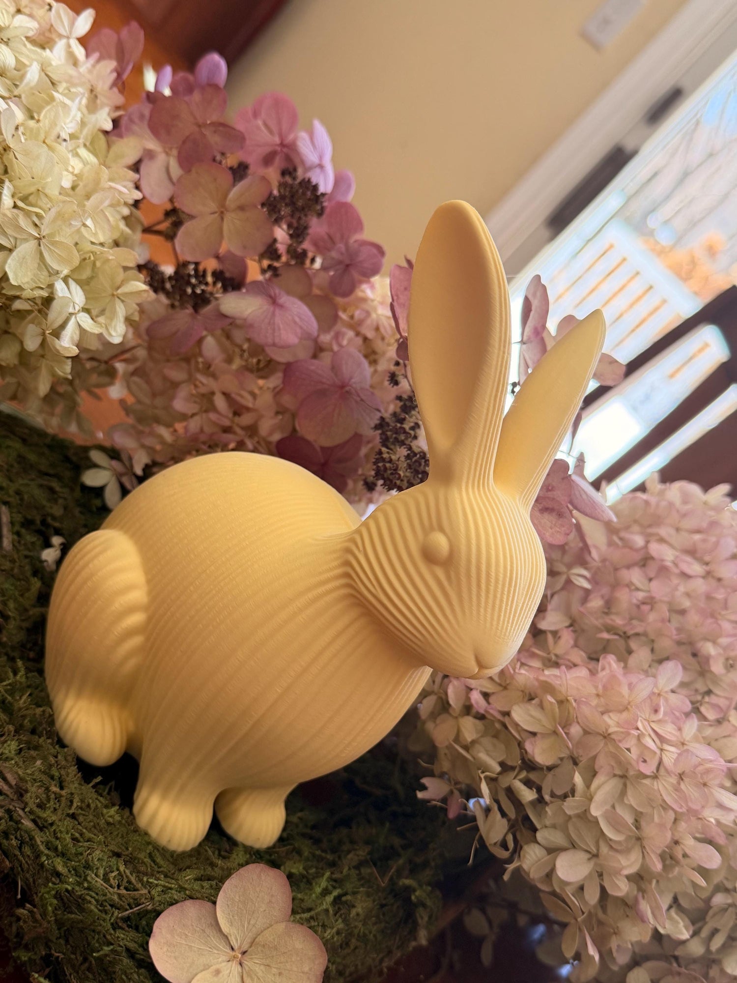 Ribbed Bunny Sculpture – 3D Printed Rabbit Decor – Modern Minimalist Easter Home Accent